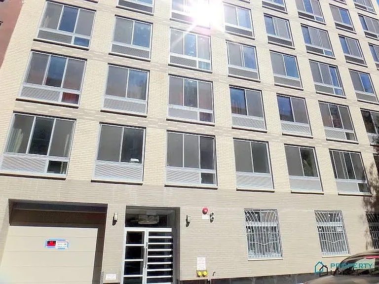 521 W 48th St #2H — Photo 7