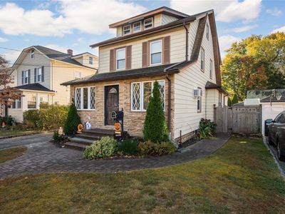16 Madison Street, Lynbrook, NY, 11563