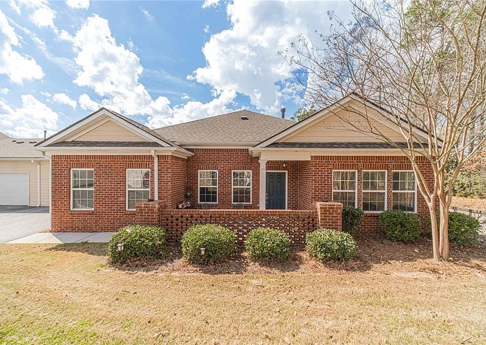 1st image of 347 Villa Park Cir