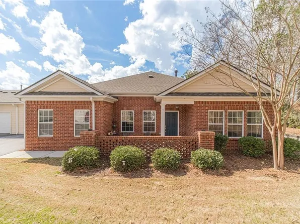 347 Villa Park Cir, Stone Mountain, GA 30087