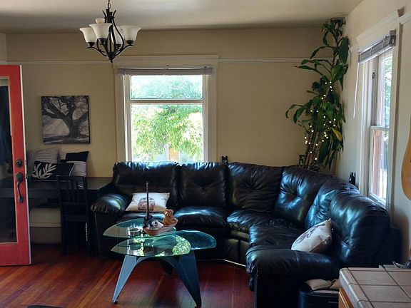 3rd image of 835 21st St