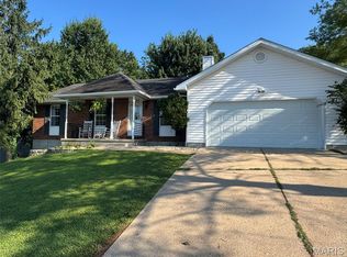 1202 Deer Run Dr, Washington, MO 63090