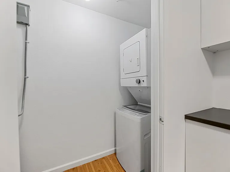 Green Spring Apartments — Photo 34