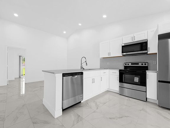 3rd image of 8580 NW 32nd St