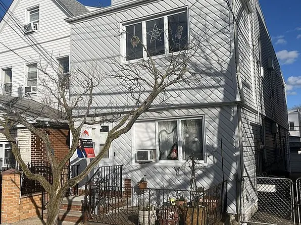 10351 102nd St, Ozone Park, NY 11417