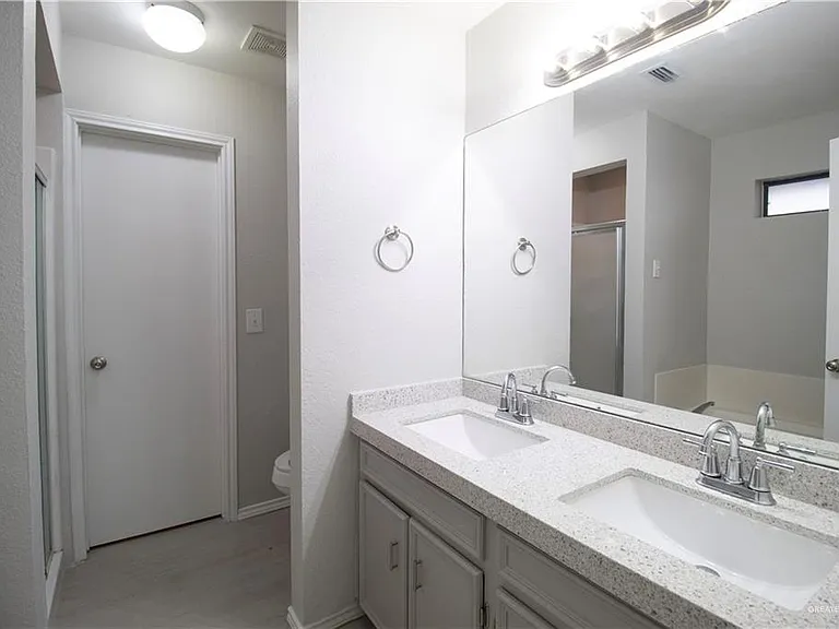 3409 Martin Ave — Photo 8