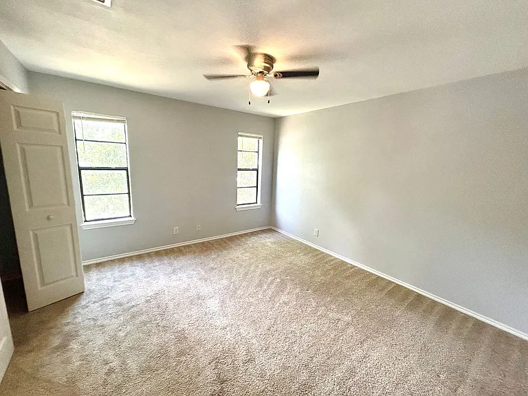 810 Station St — Photo 32
