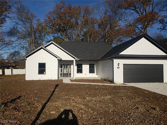 2nd image of 40094 Ryan Ct