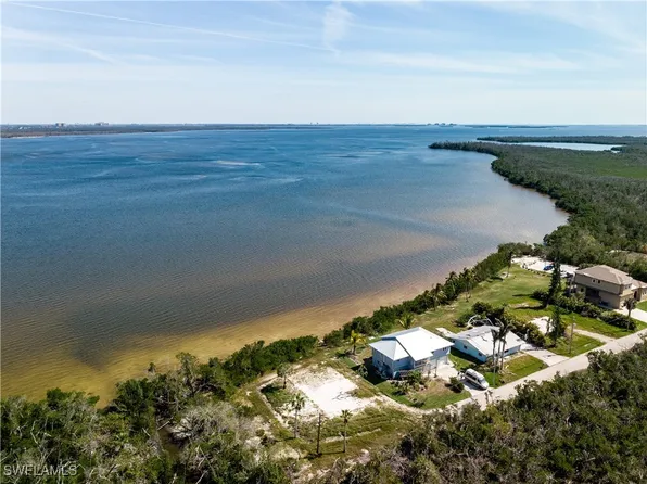 5966 Cove St, Saint James City, FL 33956