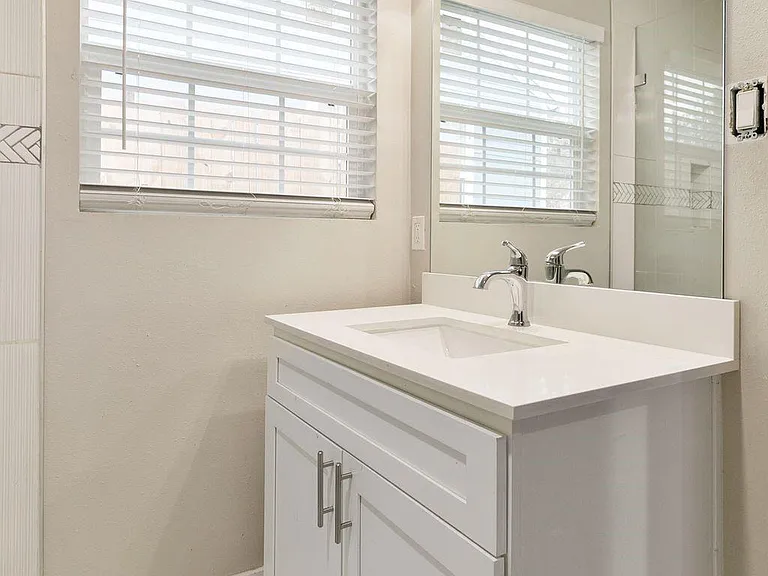 1506 E Waco Ave — Photo 23