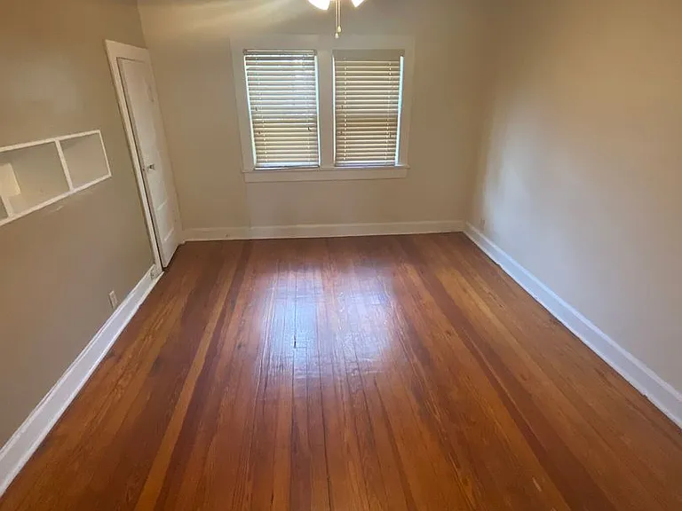 712 E Cottage Grove Ave — Photo 6
