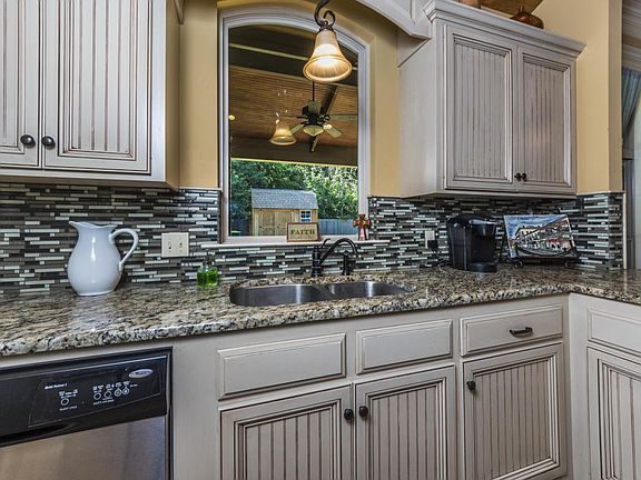 5th image of 218 La Villa Cir