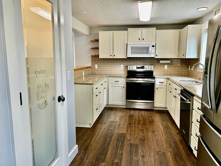 16018 SW Redclover Ln — Photo 6
