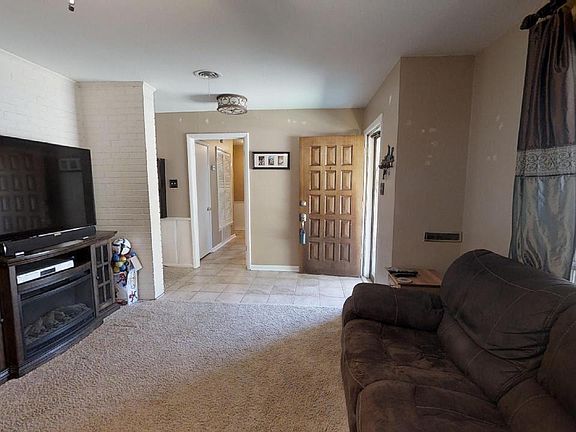 4th image of 2106 Woodhaven Dr