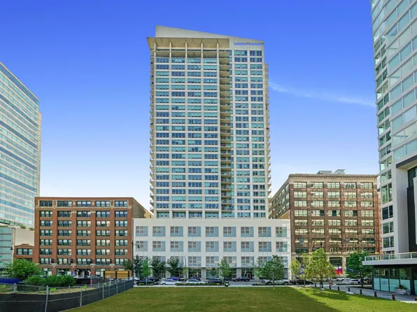 701 S Wells St APT 902, Chicago, IL 60607