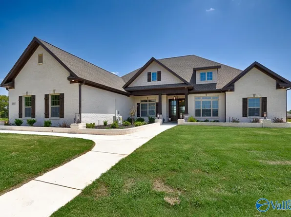 141 Lanwood Dr, Huntsville, AL 35811