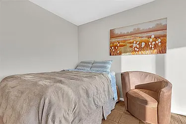 Rented by R New York