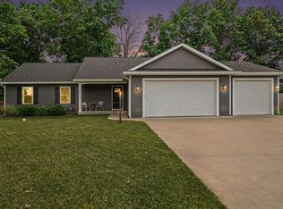 58972 Spring Creek Trl, Elkhart, IN 46516