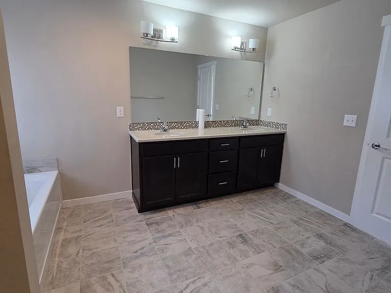 2524 Jacaranda Ave — Photo 31