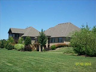3rd image of 4878 Benthaven Dr E