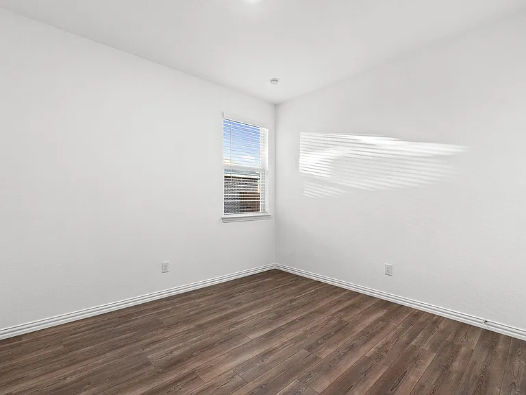 764 Hawthorn St — Photo 16