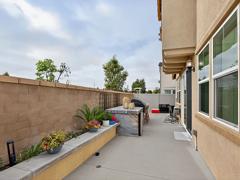 1733 Artemisia Ct — Photo 37