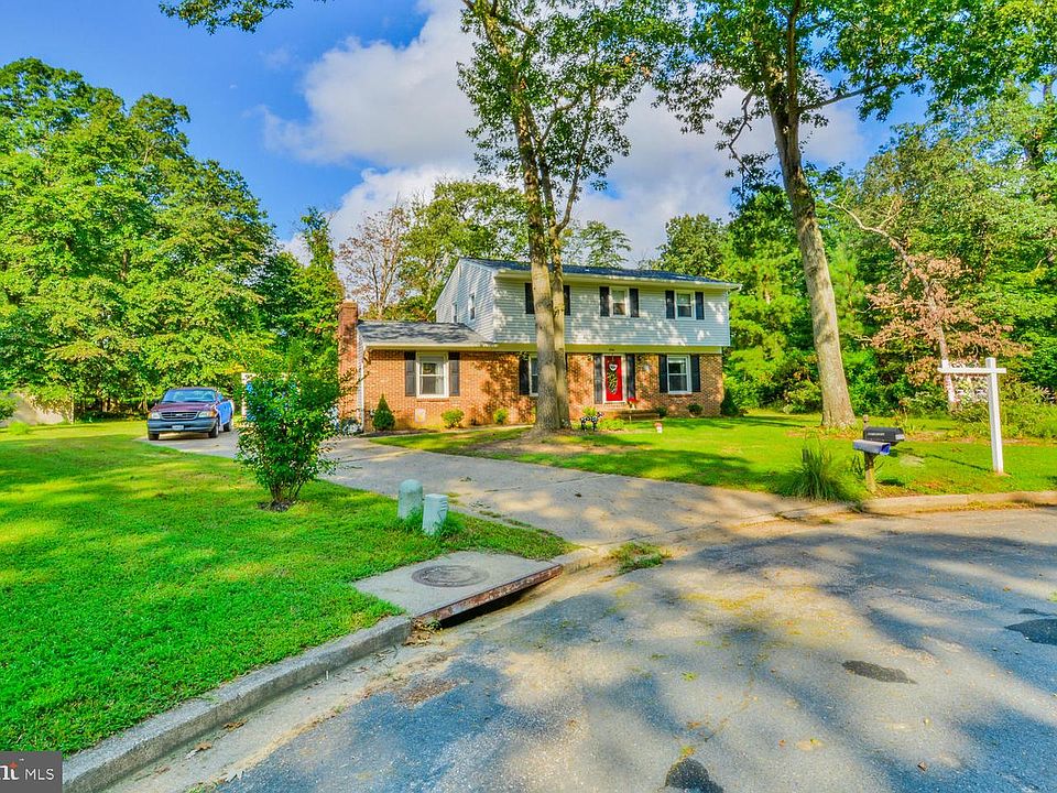 1st image of 8350 Fairwood Ct