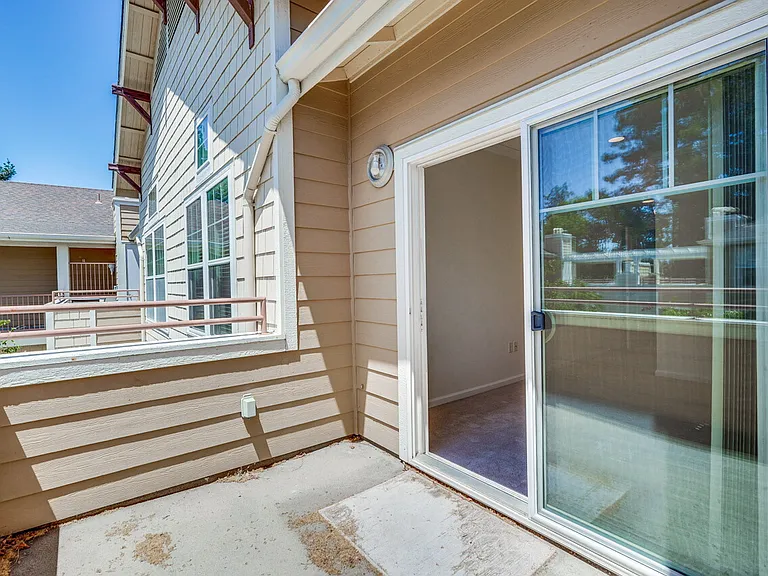 Encinal Place Apartments — Photo 31