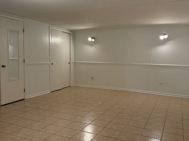 303 Kenneth Cir — Photo 5