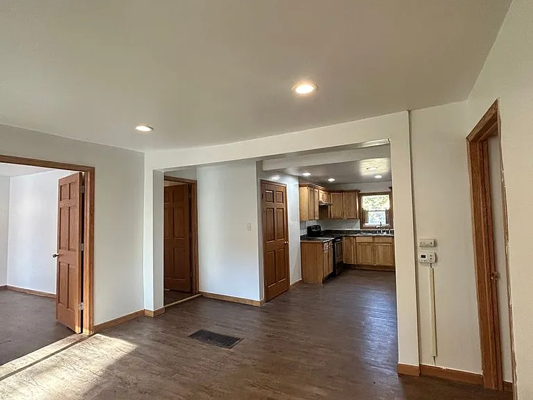 823 Harrison St — Photo 2
