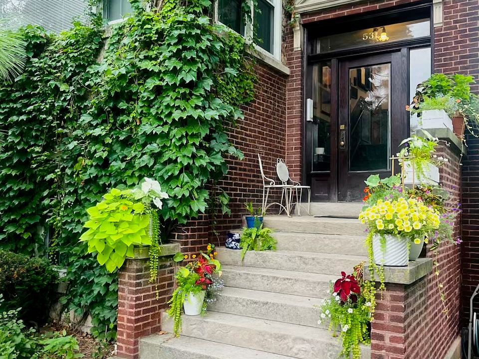 Family-Owned 3-Flat in Oak Park