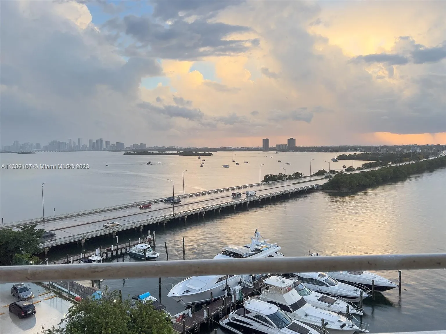 Bayshore Yacht & Tennis C — Photo 2