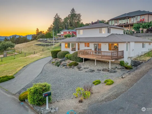 220 NE 31st Street, Bremerton, WA 98310