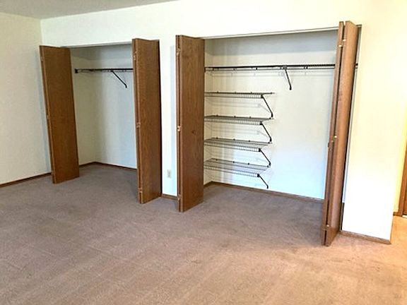 5th image of 820 N Bridge St #202