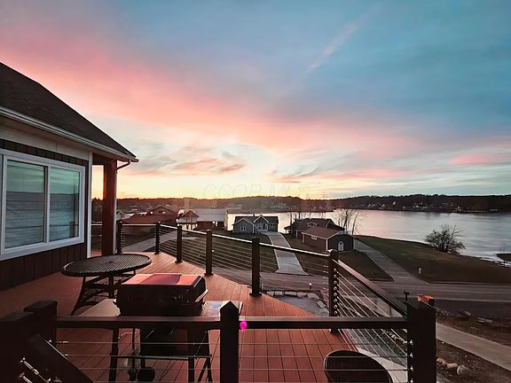 3rd image of 4006 Apple Valley Dr