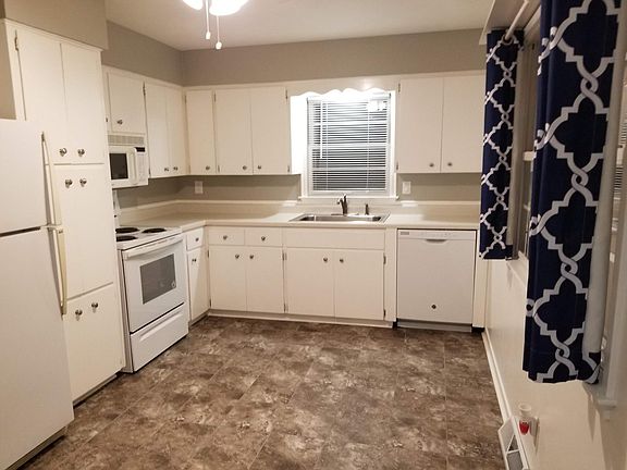 4th image of 3225 Ashwood Dr