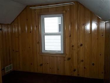 5th image of 13718 Wainstead Ave