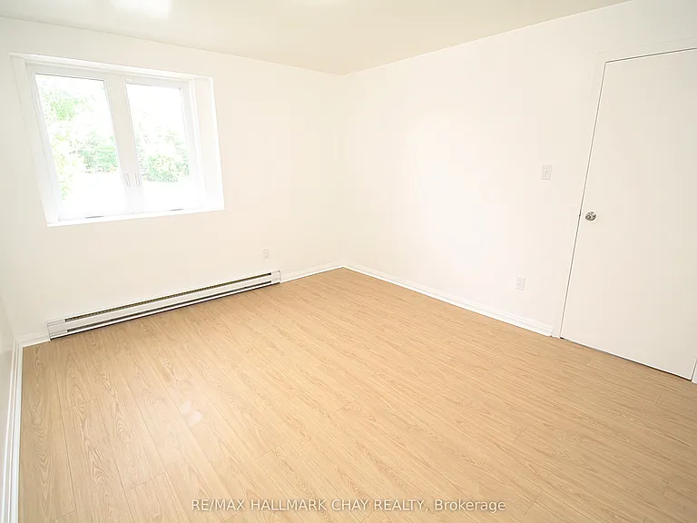 58 Queen St W #1 — Photo 6