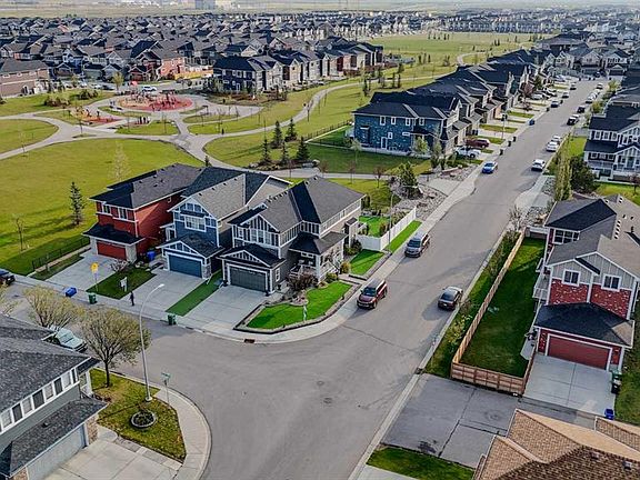 4th image of 100 W Redstone Parade NE