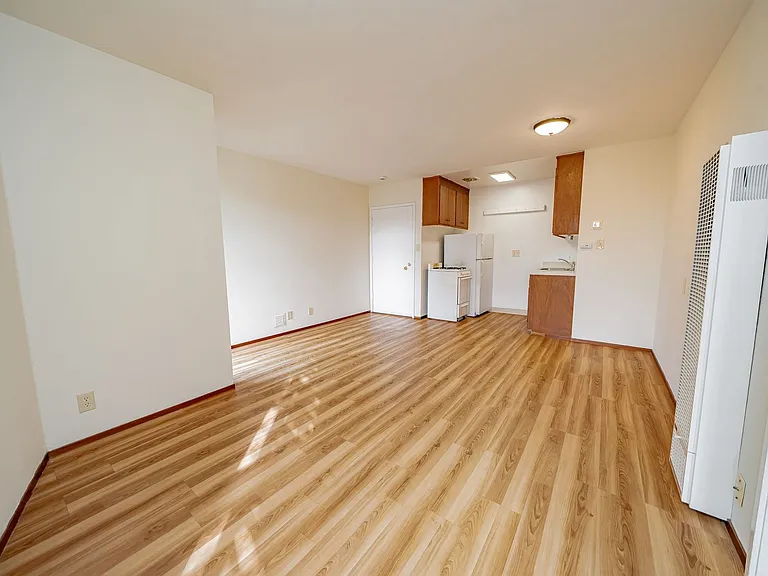 110 Frisbie Street — Photo 4