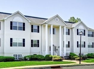 100 Liberty Village Dr #305, Warren, NJ 07059