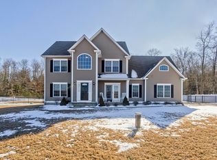 16 Heritage Farm Rd, East Granby, CT 06026