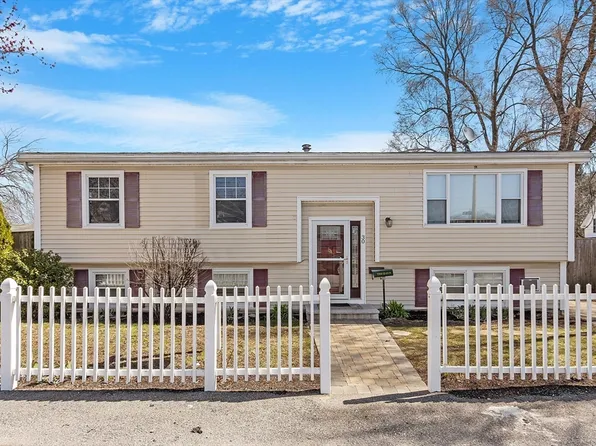 30 Penn Ave, Lowell, MA 01852