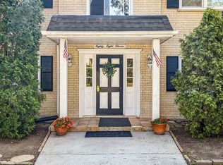 8811 Plainfield Rd APT 3, Brookfield, IL 60513