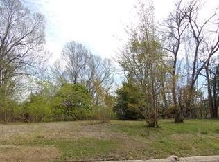 135 Skyline Dr, Vicksburg, MS 39183