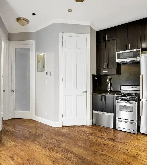 15 W 103rd St #2A — Photo 4