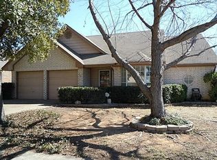 2706 Glen Ridge Dr, Arlington, TX 76016