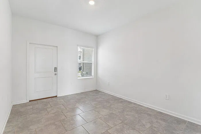 3 bed, 2.5 bath, 1700 sqft, $1,950 — Photo 4