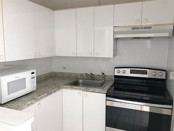 3rd image of 7906 West Dr #500