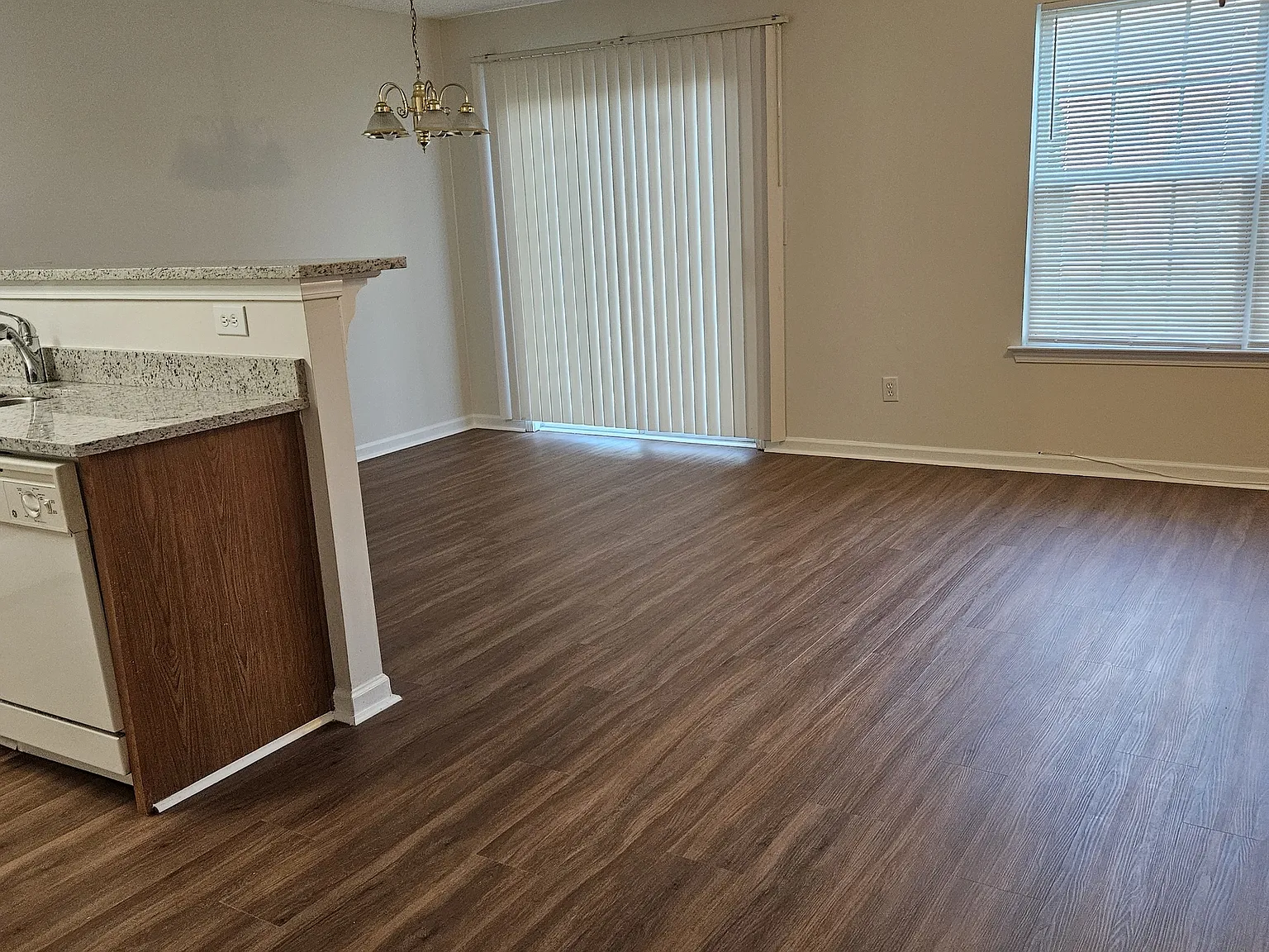 2 bed, 2.5 bath, 1347 sqft, $1,500 — Photo 4